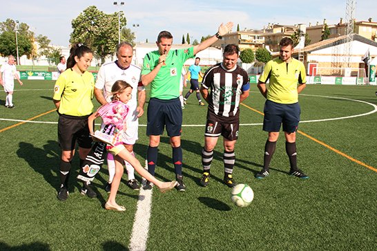 Pitsux's tweet photo. 3.500€ se recaudaron en el @AtcoArjonilla - @RealJaenCF de ayer. El fútbol sirvió para sacarle una sonrisa a Celia. https://t.co/PVlDt5oB8E
