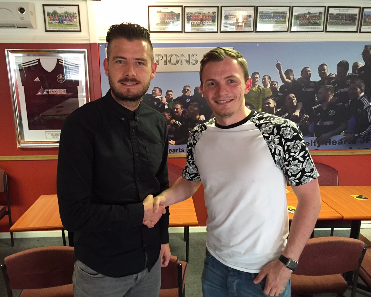 KeltyHeartsFC's tweet photo. Thomas Courts @T0MCO has brought former captain &amp; twice player of the year Neil McCabe @neil_mccabe back to the club https://t.co/ogAGsQVPkZ