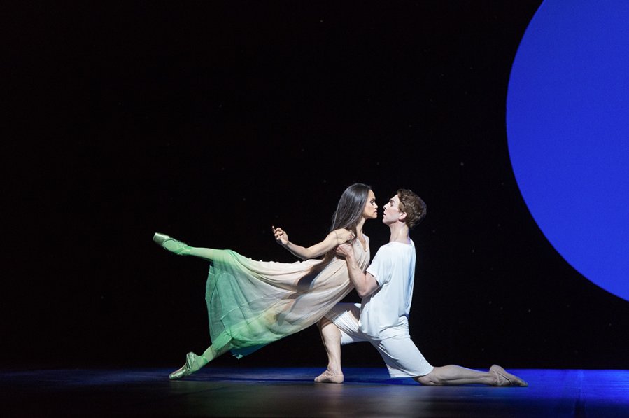 morrealeca's tweet image. Stunning production photos of @nationalballet #LePetitPrinceNBC by @asquaredphoto.