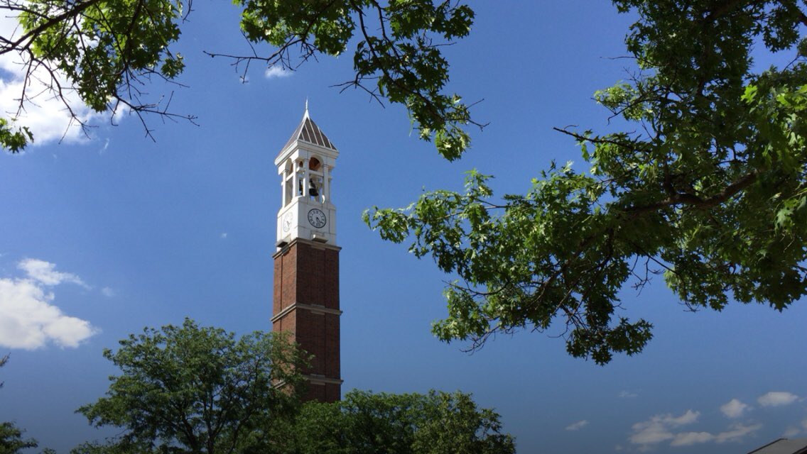 TechPurdue's tweet photo. The beauty of Purdue's campus on a perfect summery day. #PurduePolytechnic #ForTheExperiences @LifeAtPurdue https://t.co/BTipY96Mvq