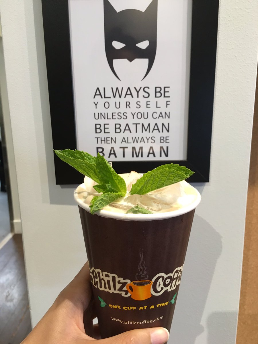 KristieHang's tweet photo. Thanks for nomming with us at the new @PhilzCoffee in #Passdena. @Chef_Jay @rleesports @winnieeboo #inthe626 https://t.co/fVz91X5fuL