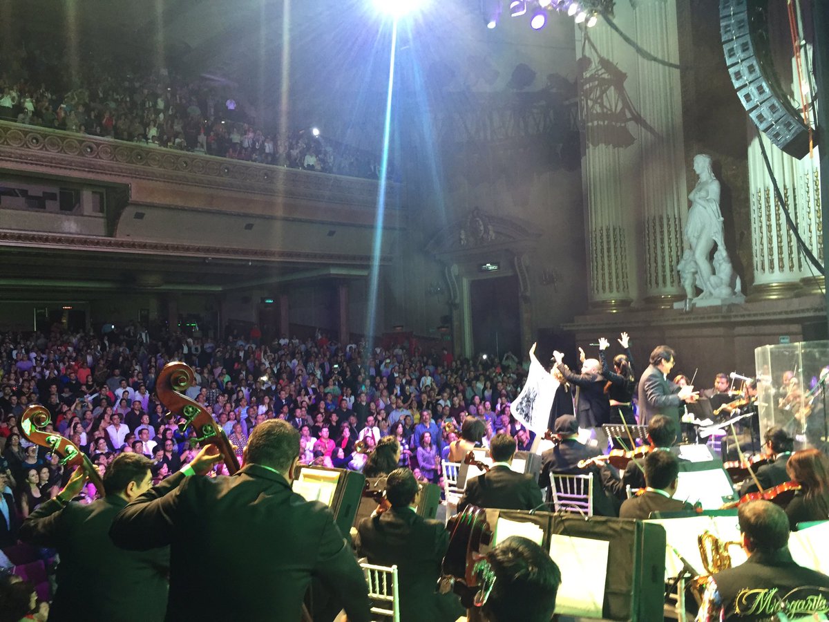 cranberrygroup's tweet photo. Un rotundo éxito el de @margaritacumbia el jueves pasado en el @TMetropolitanMx con la Sinfónica de la BUAP https://t.co/xZ2cHPDSOe