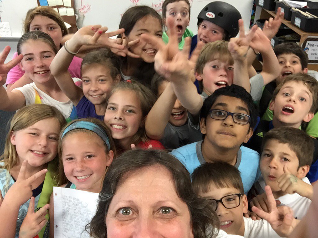 DrydenTech's tweet image. Thanks @mrsgreazel Ss for kind send off note. You truly are #swagalicious. I know you will all succeed @DrydenSchool