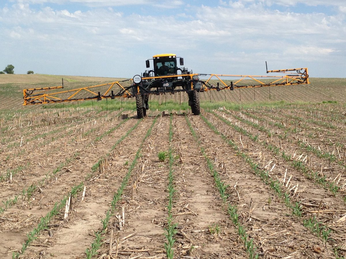 JoelCrowther14's tweet photo. 1st #ProjectSENSE base rate app of the season! #GameDay @JohnParrish3 @OnFarmResearch https://t.co/JZ1XmF6vF8