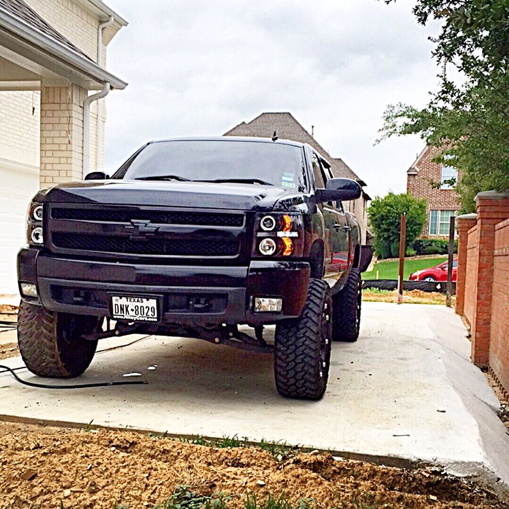DirtymaxTrucks's tweet photo. 5" rcx on 35's.  Submitted by Roman https://t.co/l2cXCJaf6r