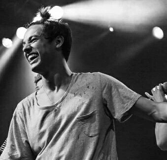 mendescamjacks's tweet photo. There are billions of stars in the sky yet your smiles shine the brightest https://t.co/nfCb0th2Dv