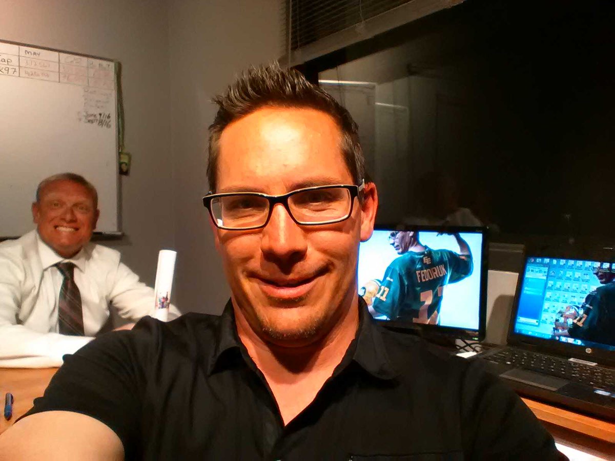 GrantFedorukPT's tweet photo. Changing backgrounds with my buddy @sarb1717 after voicing some commercials! #advertisingfun https://t.co/Bgvsbo2UjV