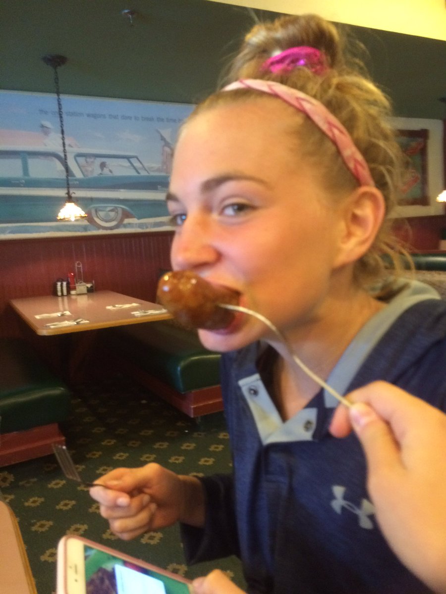 SJEeating's tweet photo. Pregame eating🏆😈💯 https://t.co/w6PYXCKcBt