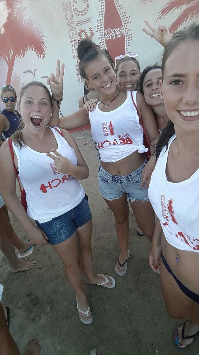 Irenepina7's tweet photo. Mucha suerte a todos pero en especial a las mías❤❤😍 4 días y estaremos como en las fotos va va que podeís https://t.co/nacrRu6iJ1