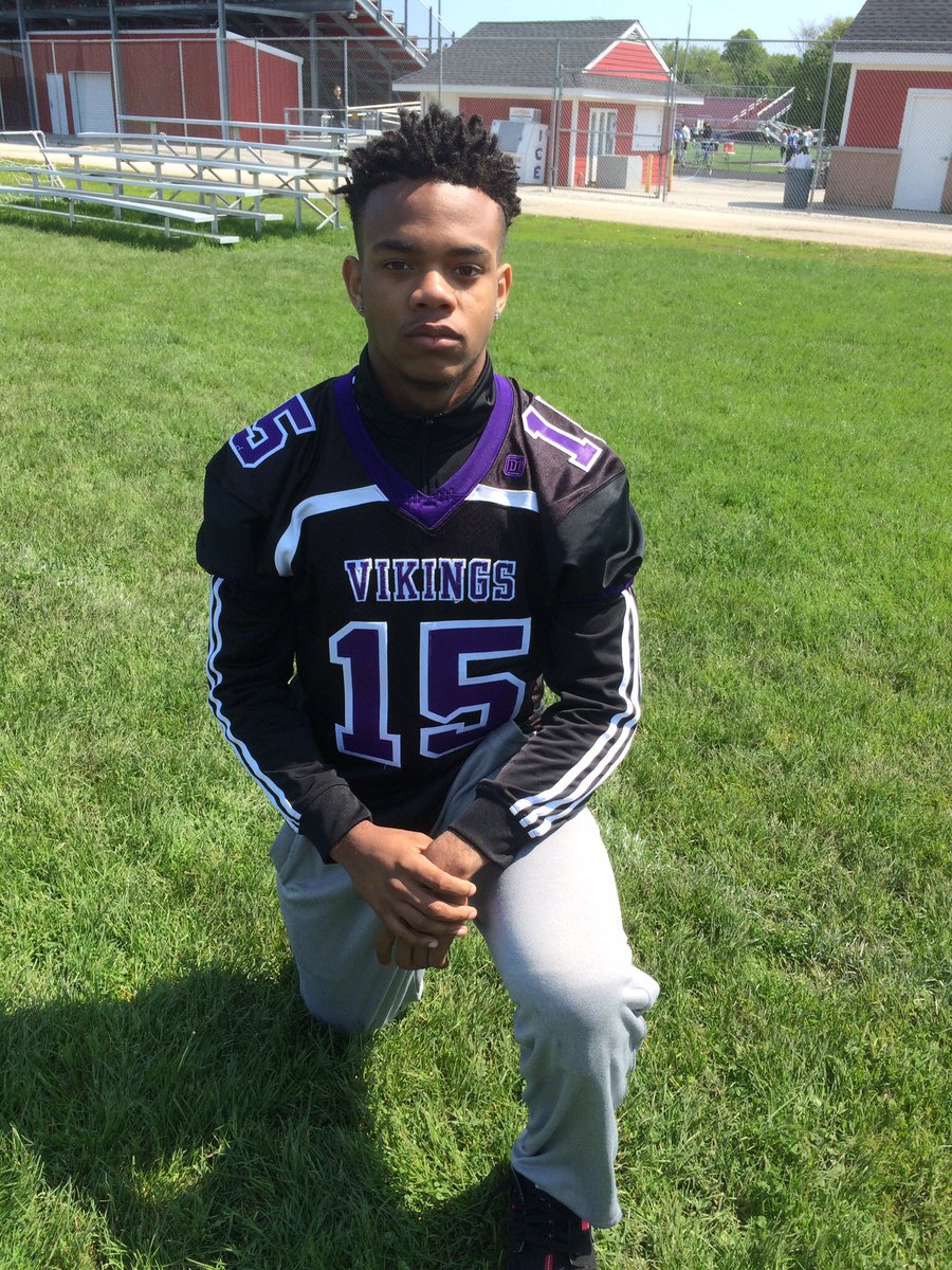 Myles Davis 5'8" 165 FS from Niles North HS a talented 2019 Prospect with quickness and