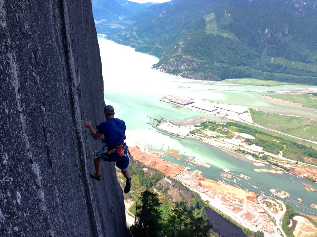 Arcteryx's tweet photo. #Squamish! Meet this Thursday @ Smoke Bluffs, 5pm parking lot, for a Free Rock Rescue Clinic w/ Paul McSorely. https://t.co/ZzybOLvfcd