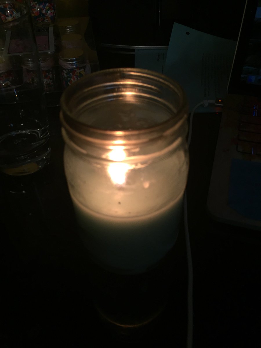 HornerChem's tweet photo. This is how Hydrogen and Oxygen flow around the candle! #drcschem https://t.co/uhH9LJbkjA