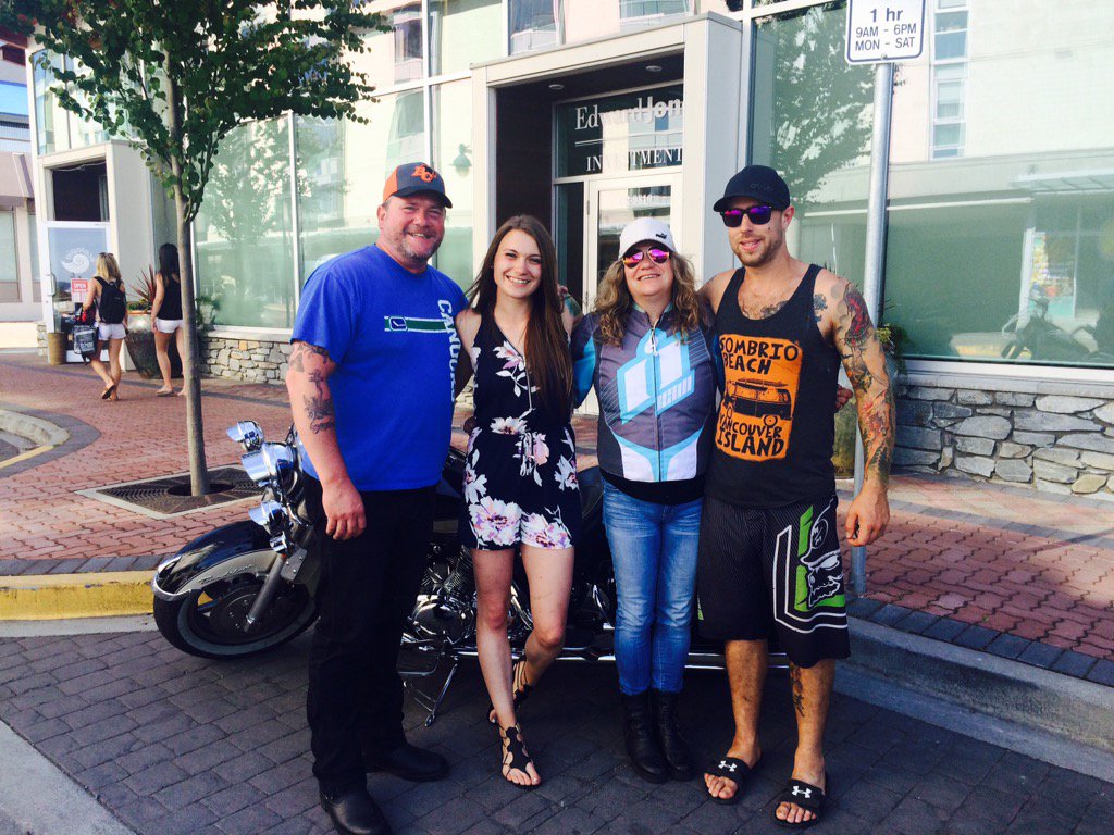 LifetouchDean's tweet photo. Great weekend visit in Victoria with Crystal and Tyral. Tracey's first long trip on the bike https://t.co/vI3BeJ1DXq