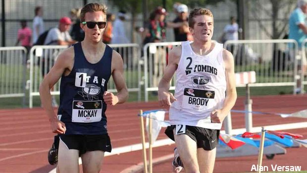 milesplit's tweet photo. Watch: Brody Smith & McKay Johns battle to 4:10 & 4:11 mile at Great Southwest: https://t.co/Ct2fGqkaW8 #GSWTFC2016 https://t.co/hqKMaszF5B