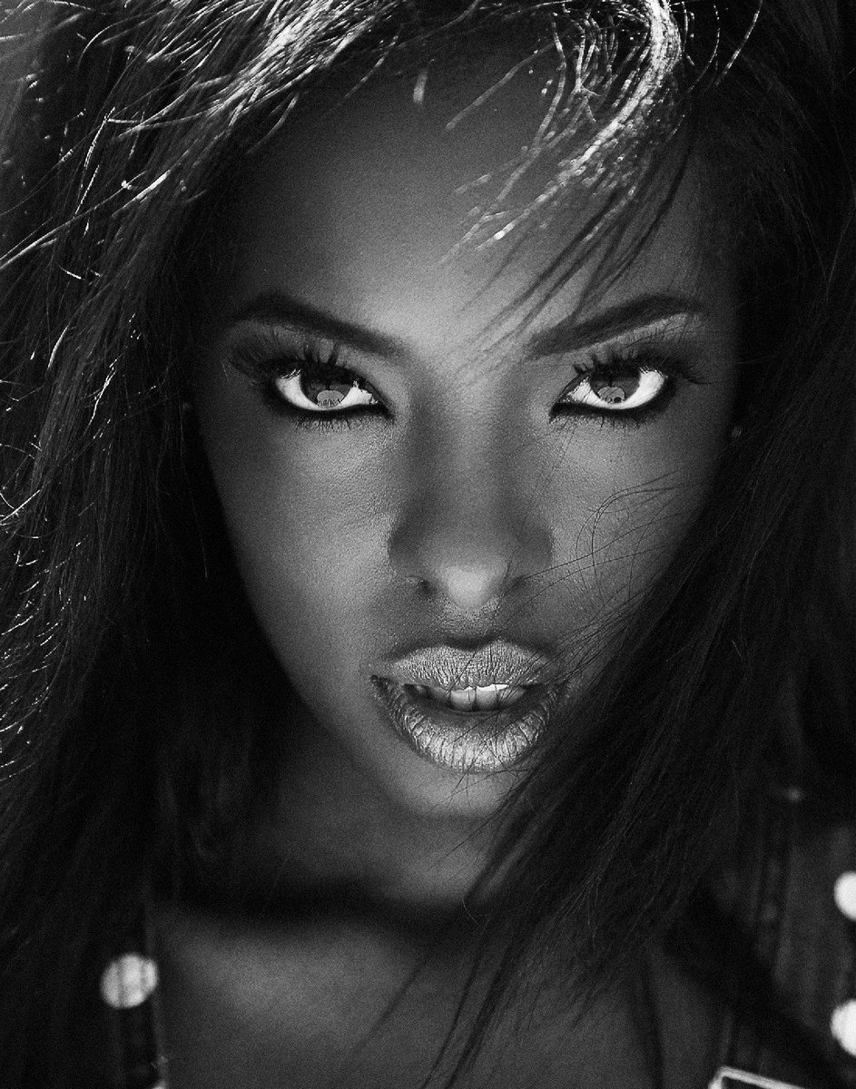 jsingletonphoto's tweet photo. throw back #headshot #model Megan Milan #fashion #headshotphotographer #jsingletonphoto #makeup Talya Ashford https://t.co/wAf8s3tk8k
