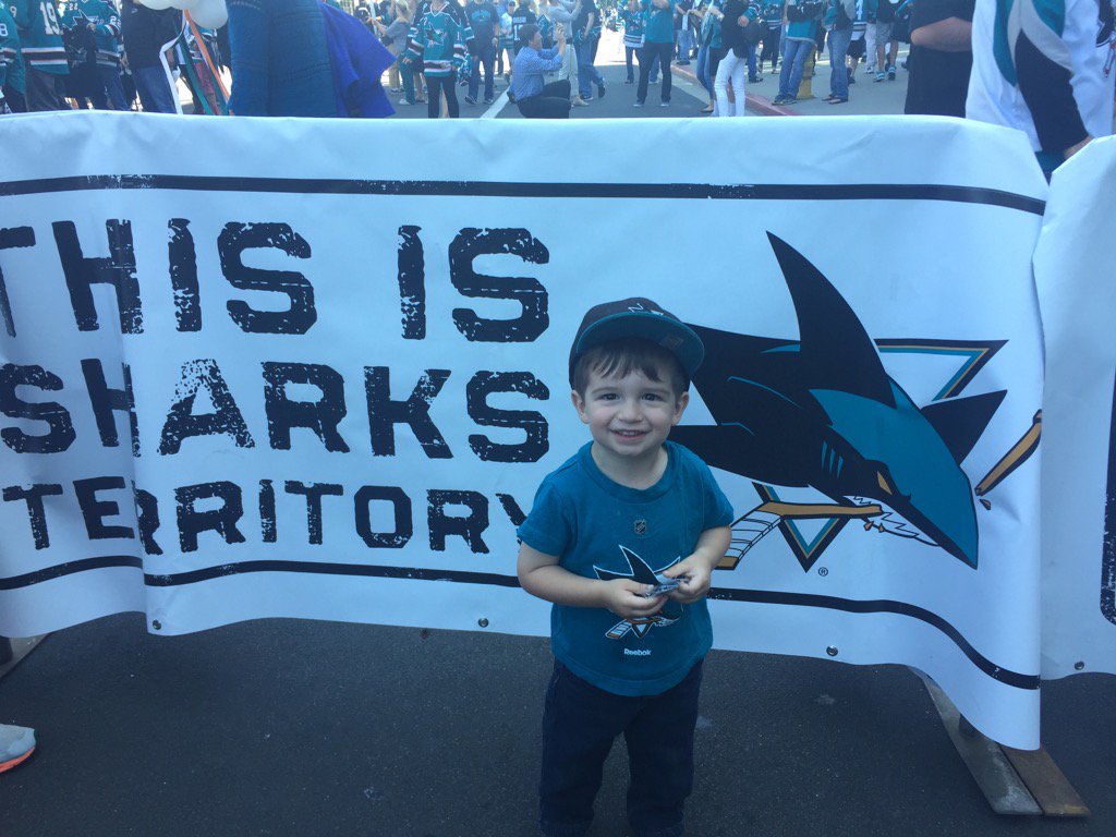 stephyluch's tweet photo. #JVAnderson is ready for some #sjsharks hockey!!! https://t.co/q9mNMeJXfn