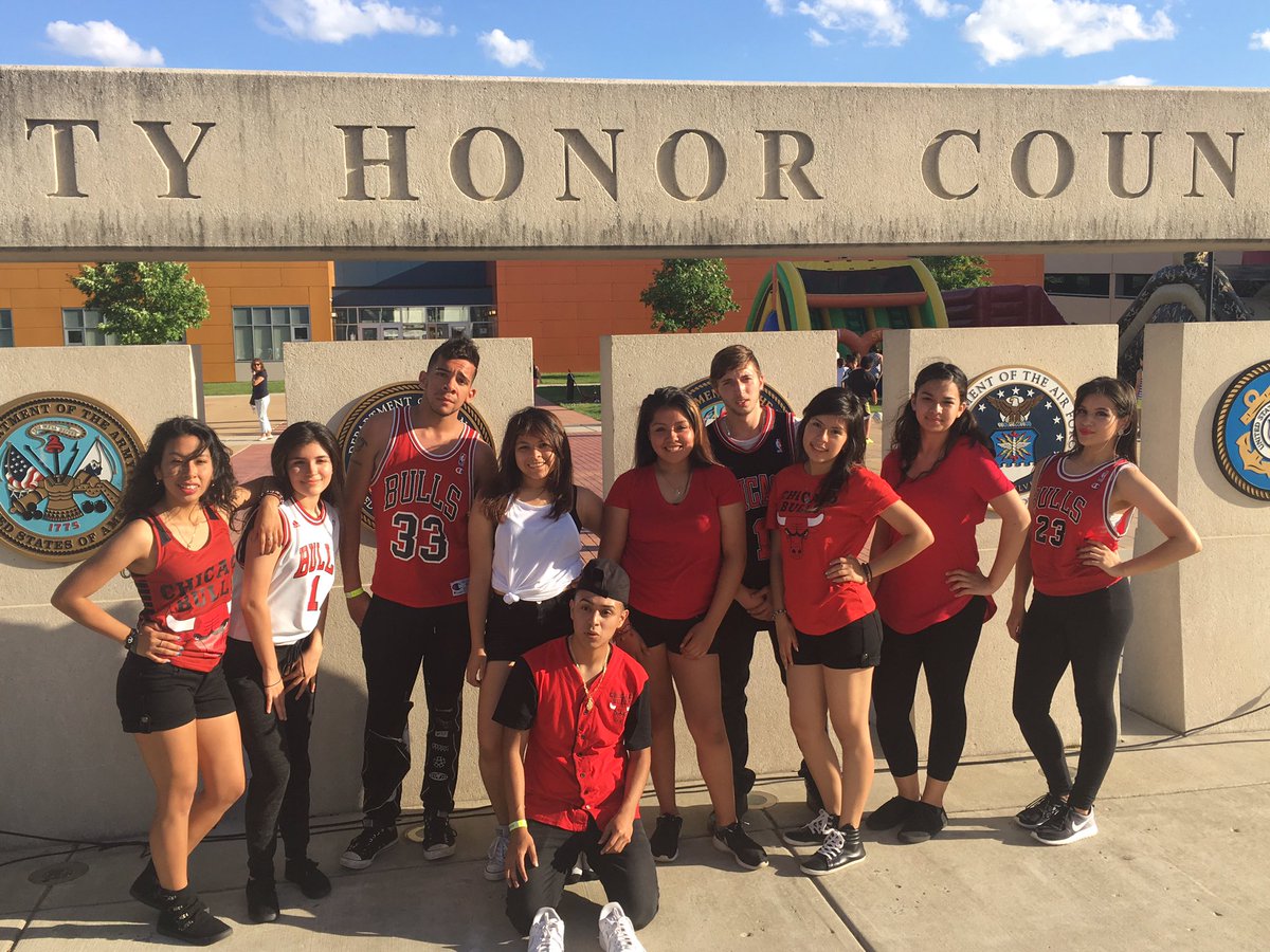 mbattle201's tweet photo. West Dance Crew knocked it out of the park!  #mortonpride https://t.co/tb3ToQi4gO