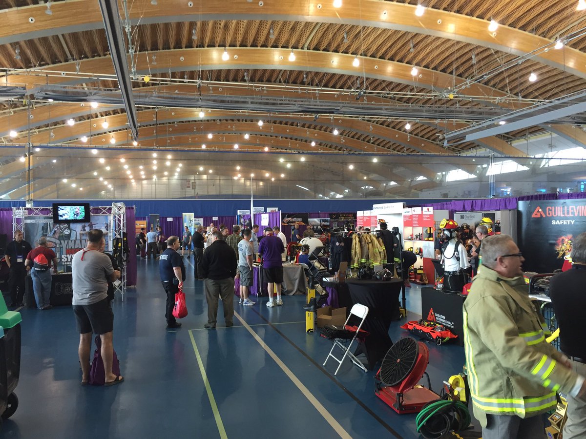 FirechiefVince's tweet photo. Very Impressive firefighting trade show at Richmond Olympic Oval for #FCABC2016 one of the largest in Canada https://t.co/YC3vsGDS52
