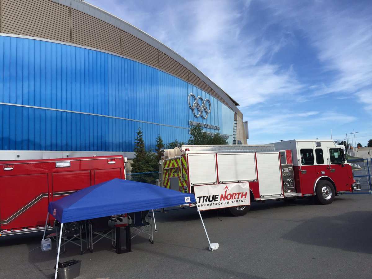 FirechiefVince's tweet photo. Very Impressive firefighting trade show at Richmond Olympic Oval for #FCABC2016 one of the largest in Canada https://t.co/YC3vsGDS52