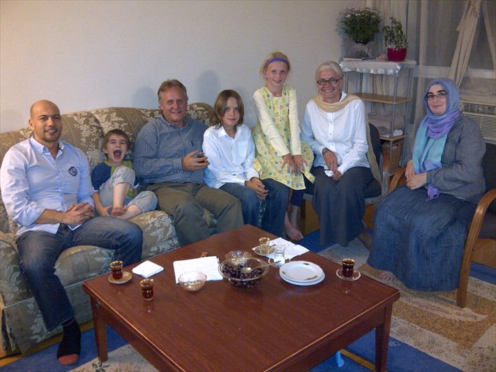 DialogueKW's tweet photo. Iftar Dinners for non-Muslims at home of a Muslim Family.
#Ramadan2016  #KitchenerWaterloo #IDIKitchenerWaterloo https://t.co/sg0db6pS5m