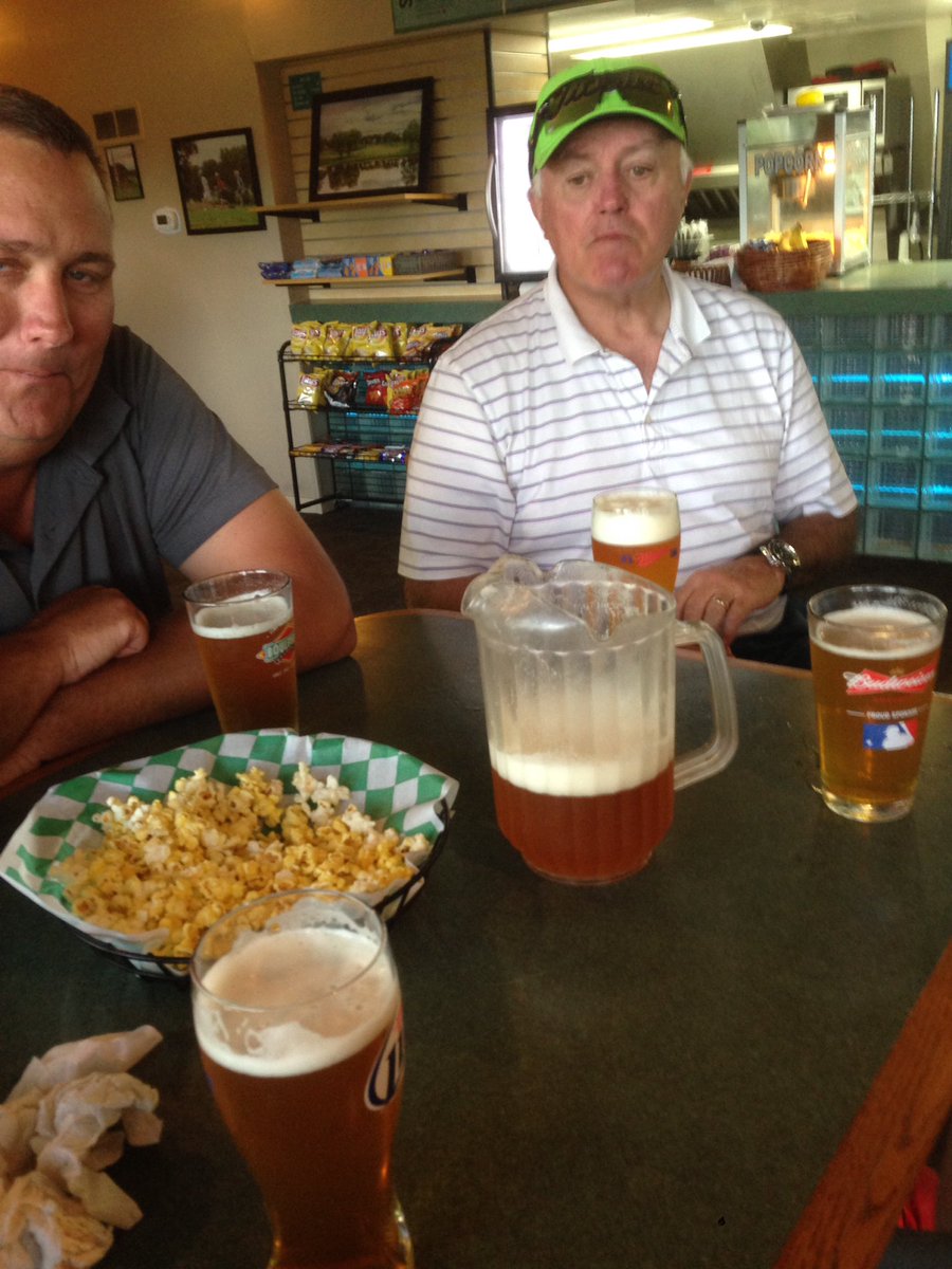 Ski_KC's tweet photo. Post league night enjoying @martincitybrew IPA. #GolfOP https://t.co/okIxOlmuV3