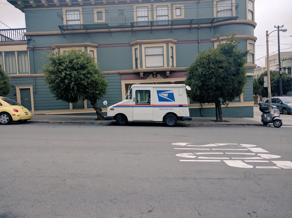 Love our mail people but this parking job is a bit sad and frustrating. #colevalley