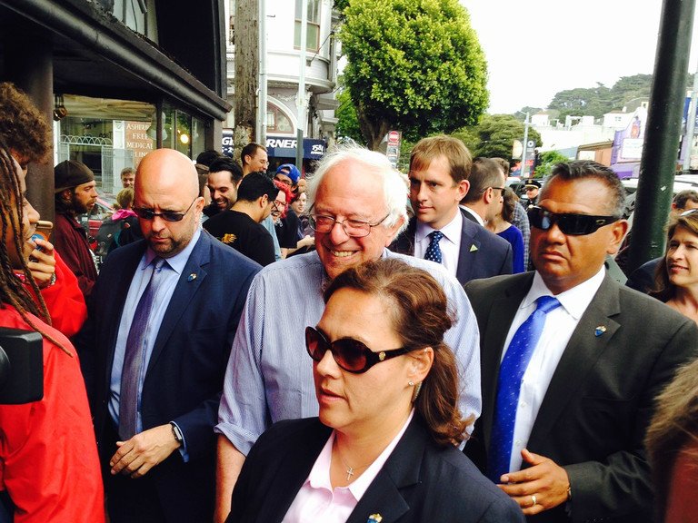 Bernie Sanders Breezes Through The Haight, Leaves Supporters Breathless hoodline.com/2016/06/bernie…