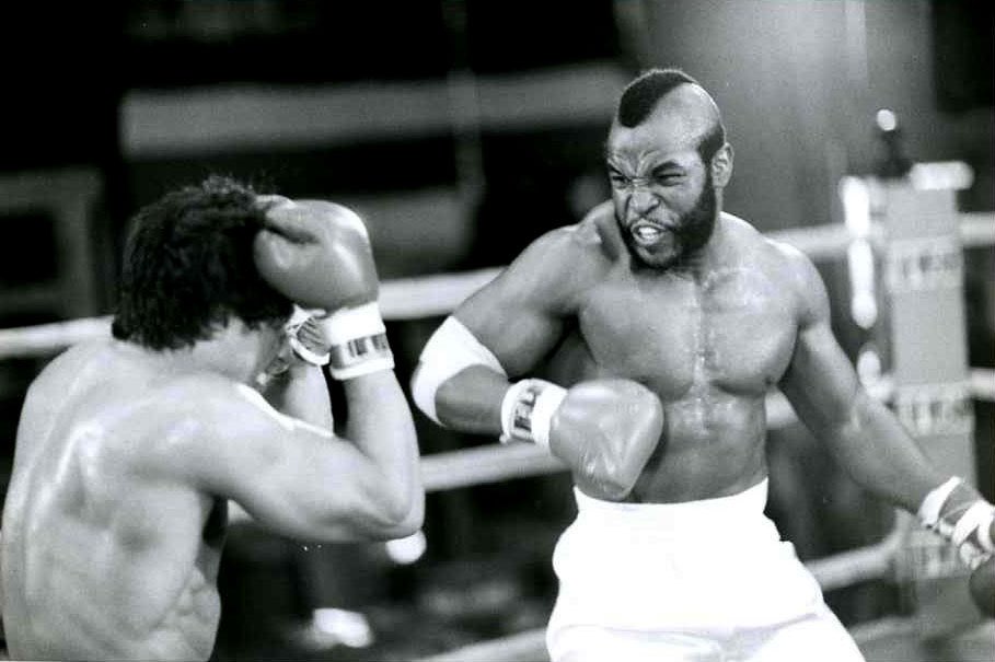 BorrachosVIP's tweet photo. Descansa en paz Kimbo Slice, todos recordaremos esa pelea contra Rocky Balboa 🙏🏾 https://t.co/xCpWARe7hQ