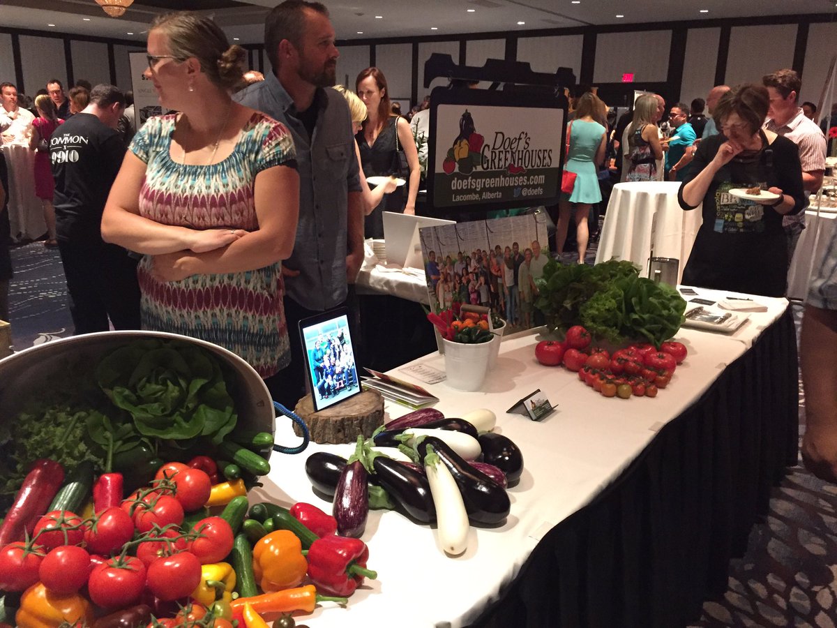 southpawmegan's tweet photo. The @doefs display and dish at @IndulgenceYEG are both beautiful! https://t.co/hzjzbWCOQn