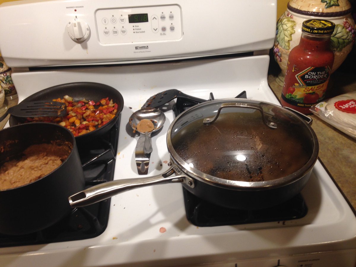 jadyntodd's tweet photo. Love cooking dinner for the fam❣ #itstaconight https://t.co/lJg7L8Cjwo