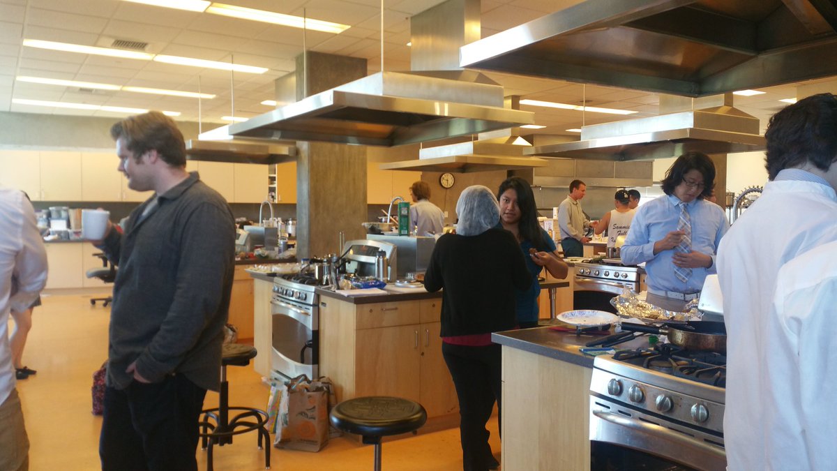 KARAzen16's tweet photo. Everyone is so busy #foodprodpro #fst160 #ourgroupwasasucess https://t.co/HY9pJ0PXRc