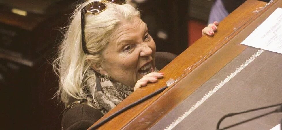 elcosodelapizza's tweet image. Cuando ves que le ponen 200 mil hielos al trago y te lo cobran una huevada.