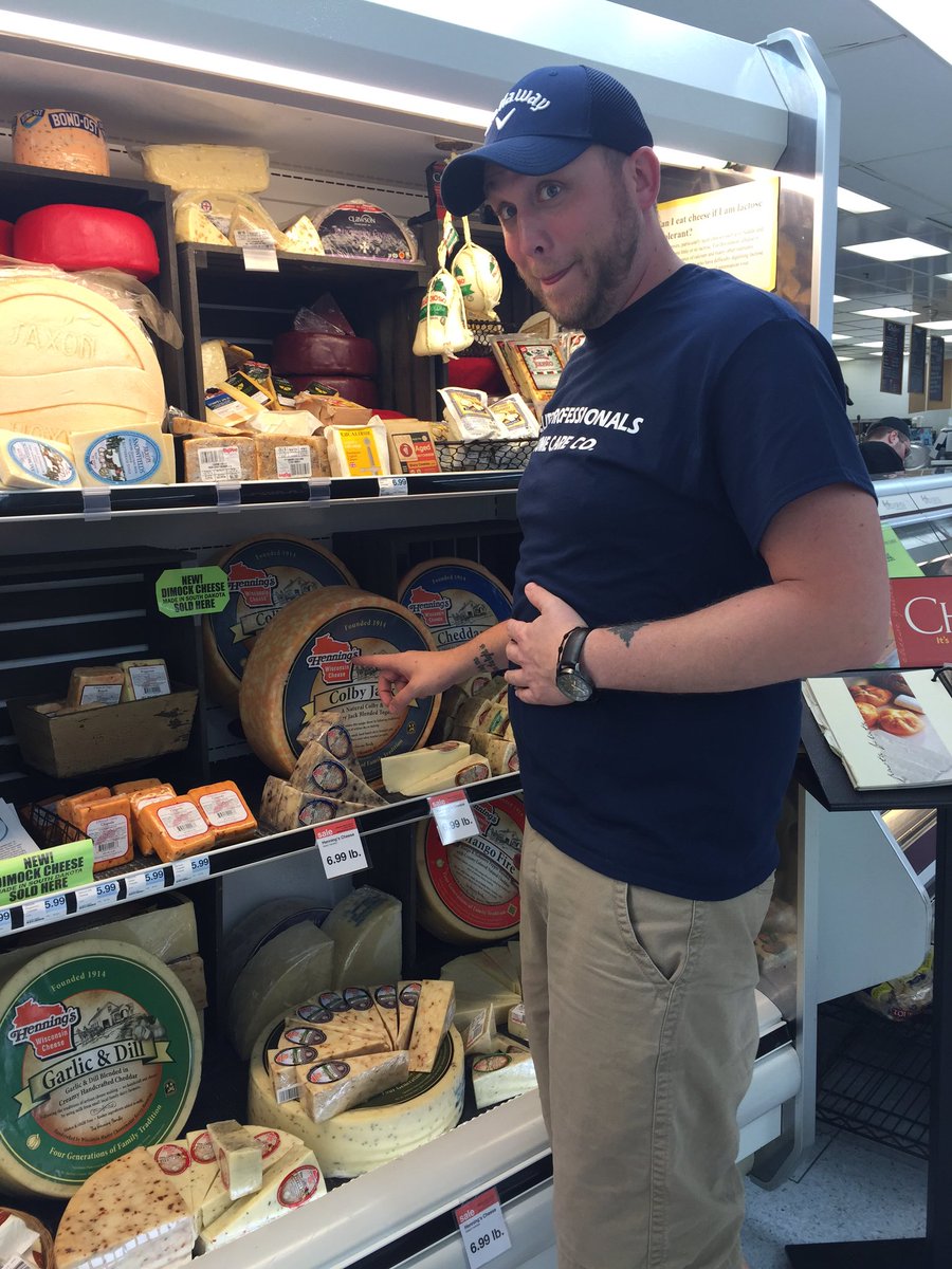 TinyTeeMom's tweet photo. I can always find him in the cheese isle. #Groceries #HyVee #CheeseMe #WisconsinKid https://t.co/fxQc0wm2Im