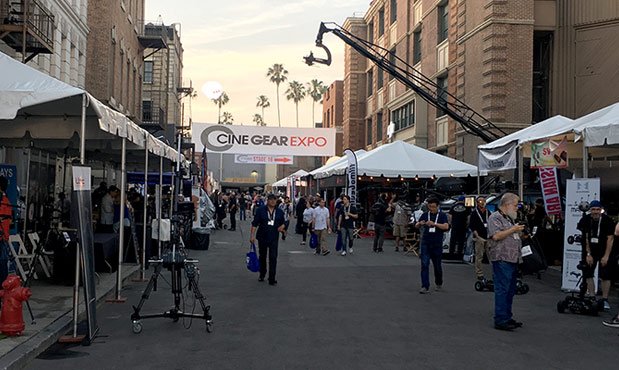 ProVideo's tweet image. Under the Radar at Cine Gear Expo 2016 dlvr.it/LVW8Z7