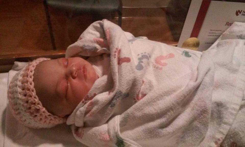 Onlybeing_Ryder's tweet photo. Everything I could ever ask for & more ๐ Super in love with my daughter #June4th2016 #HarmaniiKarleahMarieEnnis https://t.co/YJ8lvn9IJ4
