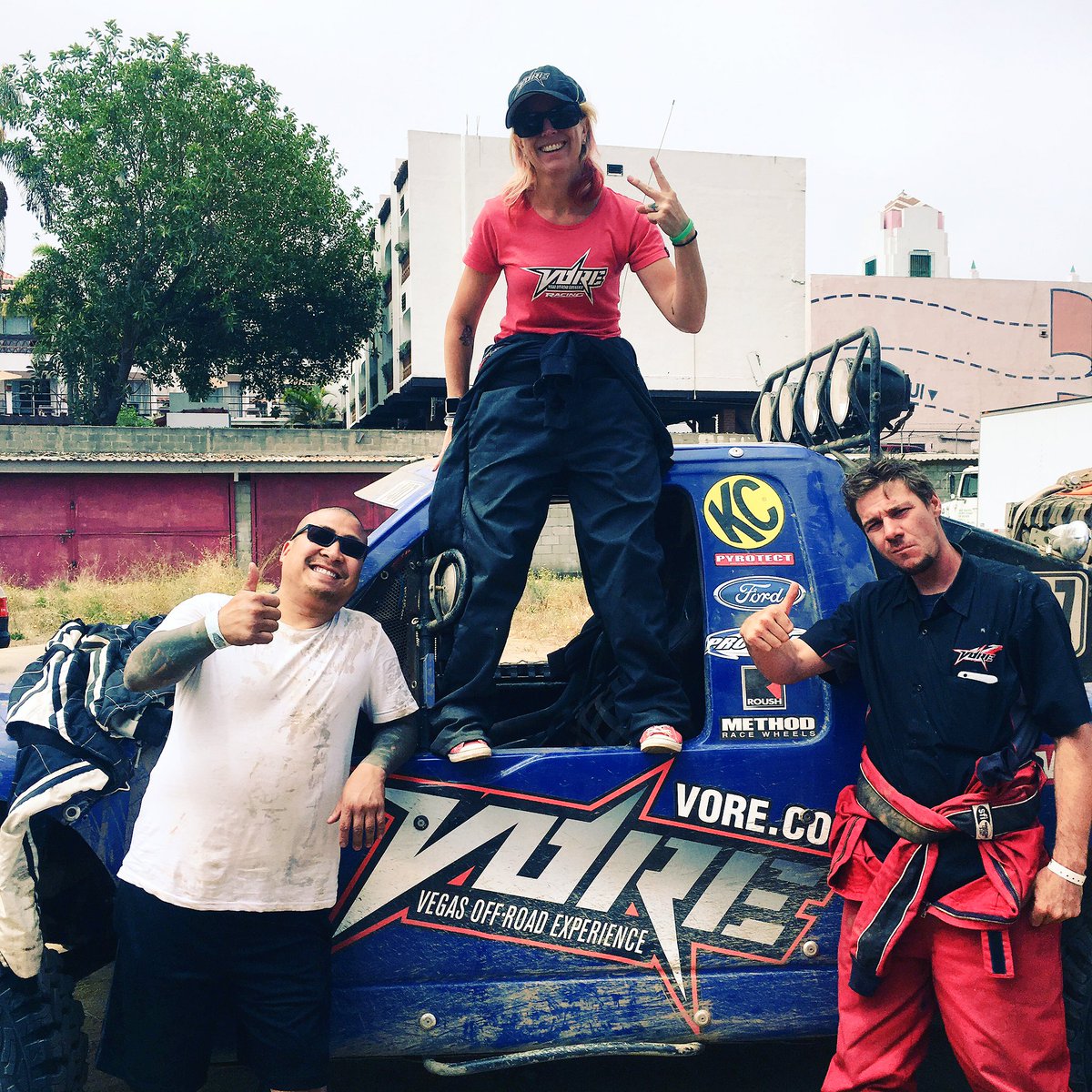 jenahsjourney's tweet photo. 1407 only truck in its class to finish #baja500 #teamvore Mike NG & Robbie Irving & @PrincessJenahV #voreracing https://t.co/wU9eIIhnN6