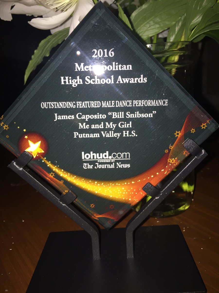 jcaposito's tweet photo. thank you so SO much to the #lohudmetros for this beautiful award and a spectacular night of theatre!!! https://t.co/5Fw460Fnbo