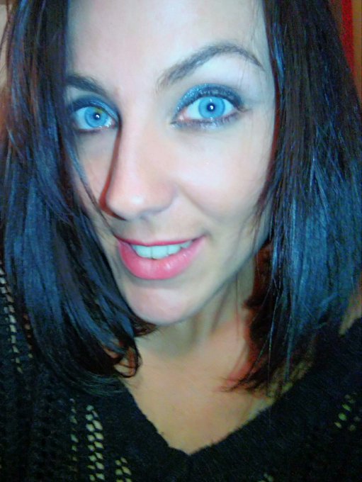 💞💋 Bonne journ&eacute;e mes ch&eacute;ris plein de bisous 💋💞 #Niceday #blueeyes #NGOT https://t.co/mxv3wStfEW<a href="/tag/blueeyes"class="tags"><span>#blueeyes</span></a><a href="/tag/niceday"class="tags"><span>#niceday</span></a><a href="/tag/ngot"class="tags"><span>#ngot</span></a>