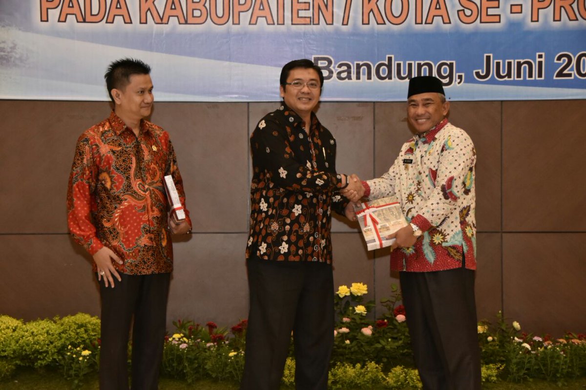 Walikota@IdrisAShomad menerima penghargaan WTP ( wajar Tanpa Pengecualian) atas LHP BPK  <a href="/pradi_supriatna/">Pradi Supriatna</a>