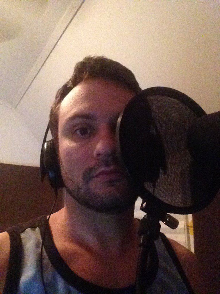 ShinyPines's tweet photo. 12:00 am...... Perfect time for recording rock vocals. https://t.co/WIwmW3W5qj