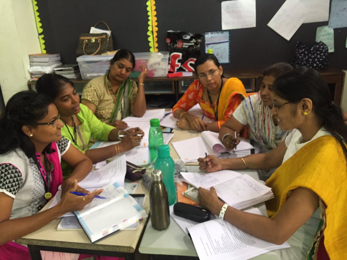 archana2804's tweet photo. Designing a unit on fashion using Lynn Erickson-let's see what these beautiful ladies come up with! #inquiryworkshop https://t.co/RjFDVFRQIV