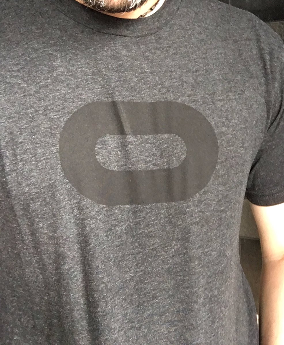 ddblue0's tweet image. When you own and support the Vive but your only clean t-shirt is from Oculus #vrproblems @htcvive