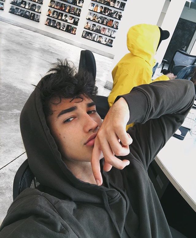 StevensICNK's tweet photo. I want to hold you and I want you to be mine and baby I swear I'll appreciate you like no one else will https://t.co/ptJN2mo2Pz