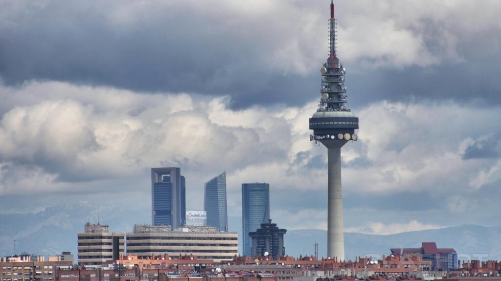 ¡ buenos Dias! ¿Sabías qué tal día como hoy de 1982 se inauguró el famoso edificio de <a href="/rtve/">RTVE</a> ? ¡Larga vida #Pirulí !