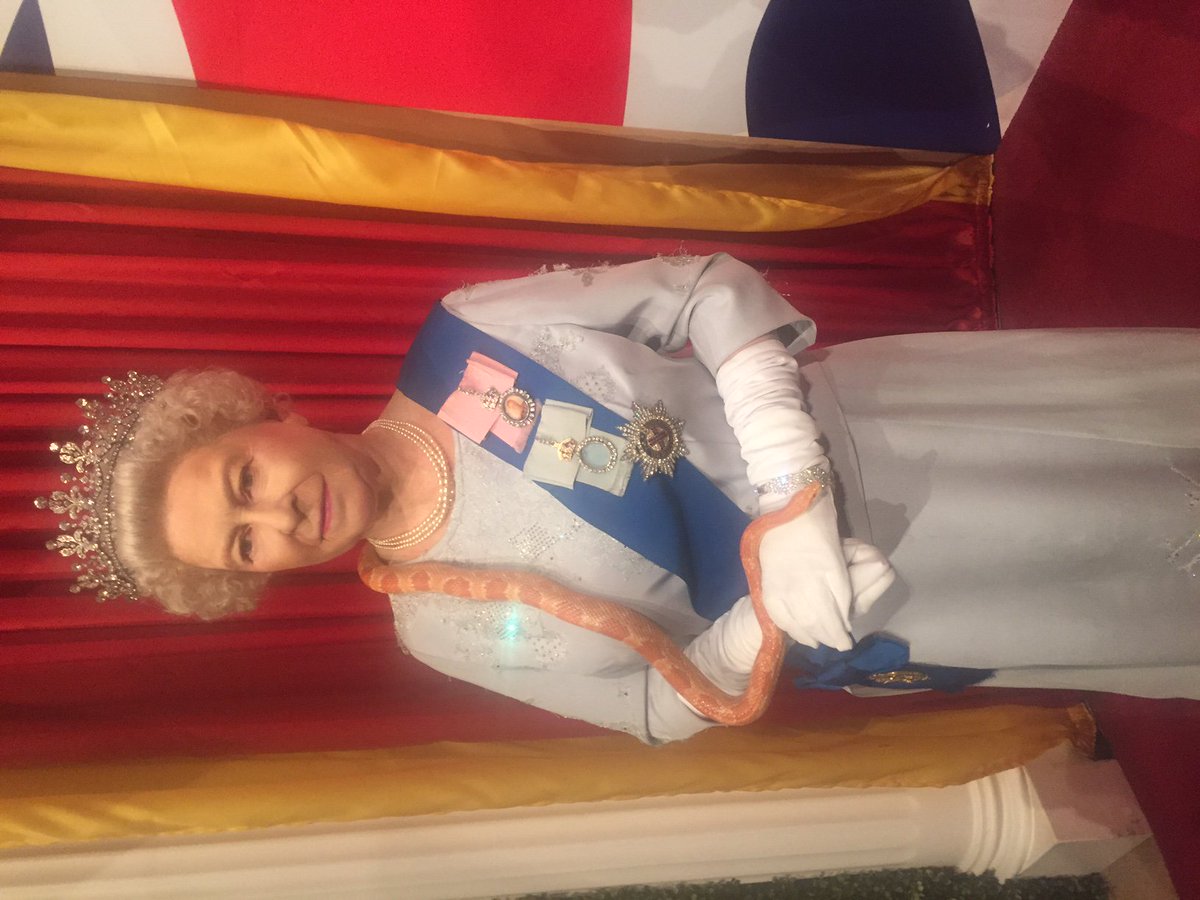 TheWildRoadshow's tweet photo. Pleased to meet you Ma'am @MadameTussauds https://t.co/B1WWWPNCMJ