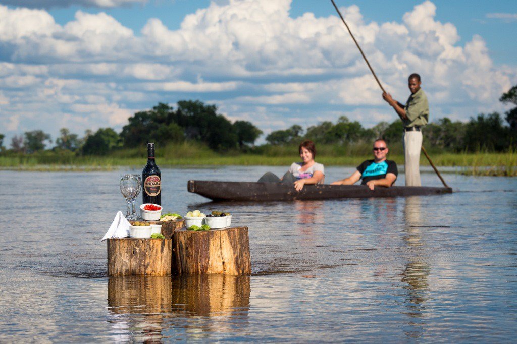 richardedsmith's tweet photo. A5 How about taking a dug out canoe to lunch? #PeloCamp #TTOT https://t.co/wj66B7jQ1k