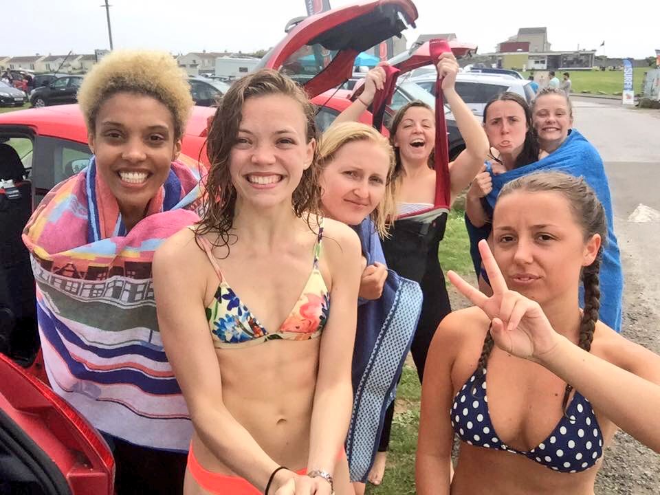 nataliespenceuk's tweet photo. I've had a fab weekend surfing, climbing and catching up with my nutty Fiji friends 👍🏼 #WalesWeekender https://t.co/4HT1NMtIFs