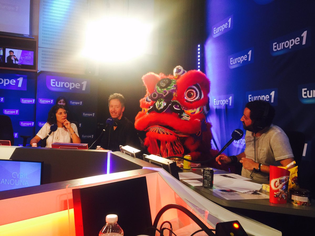 BenaimValerie's tweet image. Pr la der de @JeanLucLemoine , @DenisEstelle lui offre un twerk et un dragon une danse.Pour en savoir+ Rdv ds #PDLP