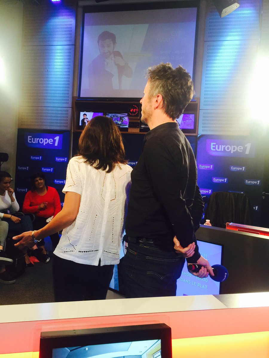 BenaimValerie's tweet image. Pr la der de @JeanLucLemoine , @DenisEstelle lui offre un twerk et un dragon une danse.Pour en savoir+ Rdv ds #PDLP