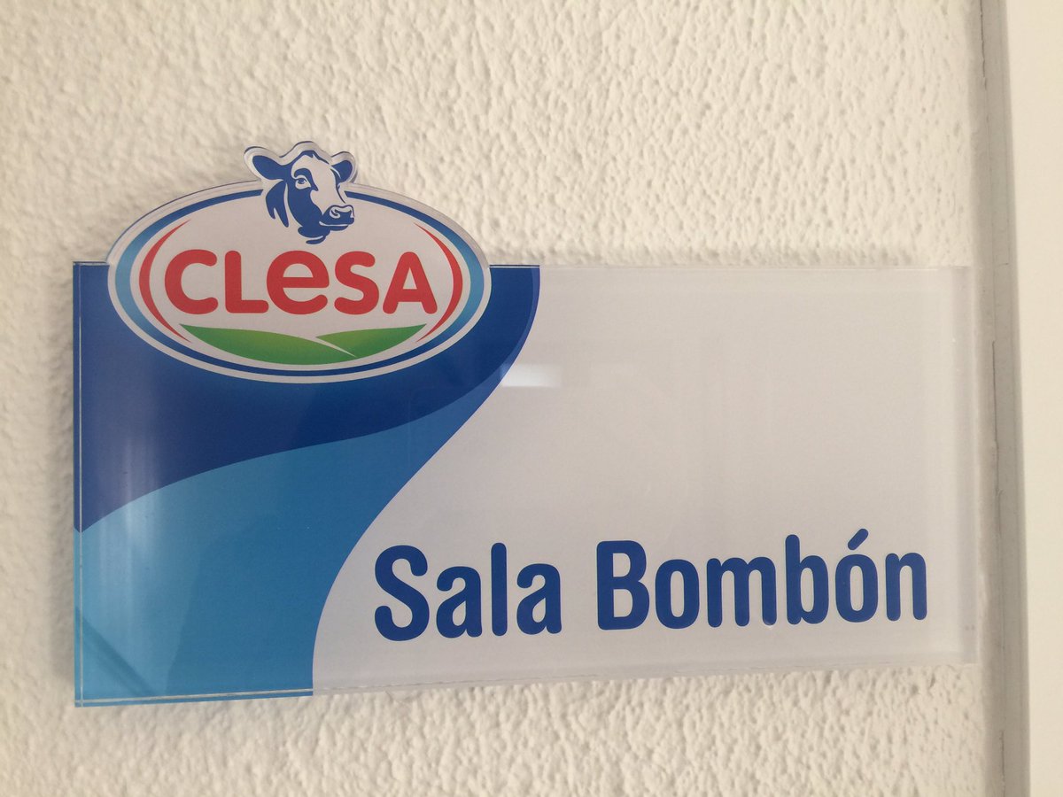 laquintavarela's tweet photo. Hoy, en la sala bombón de CLESA cuajamos ideas de liderazgo.
Yo como sus yogures porque saben a valores y a Galicia. https://t.co/uGkQOQE5mb